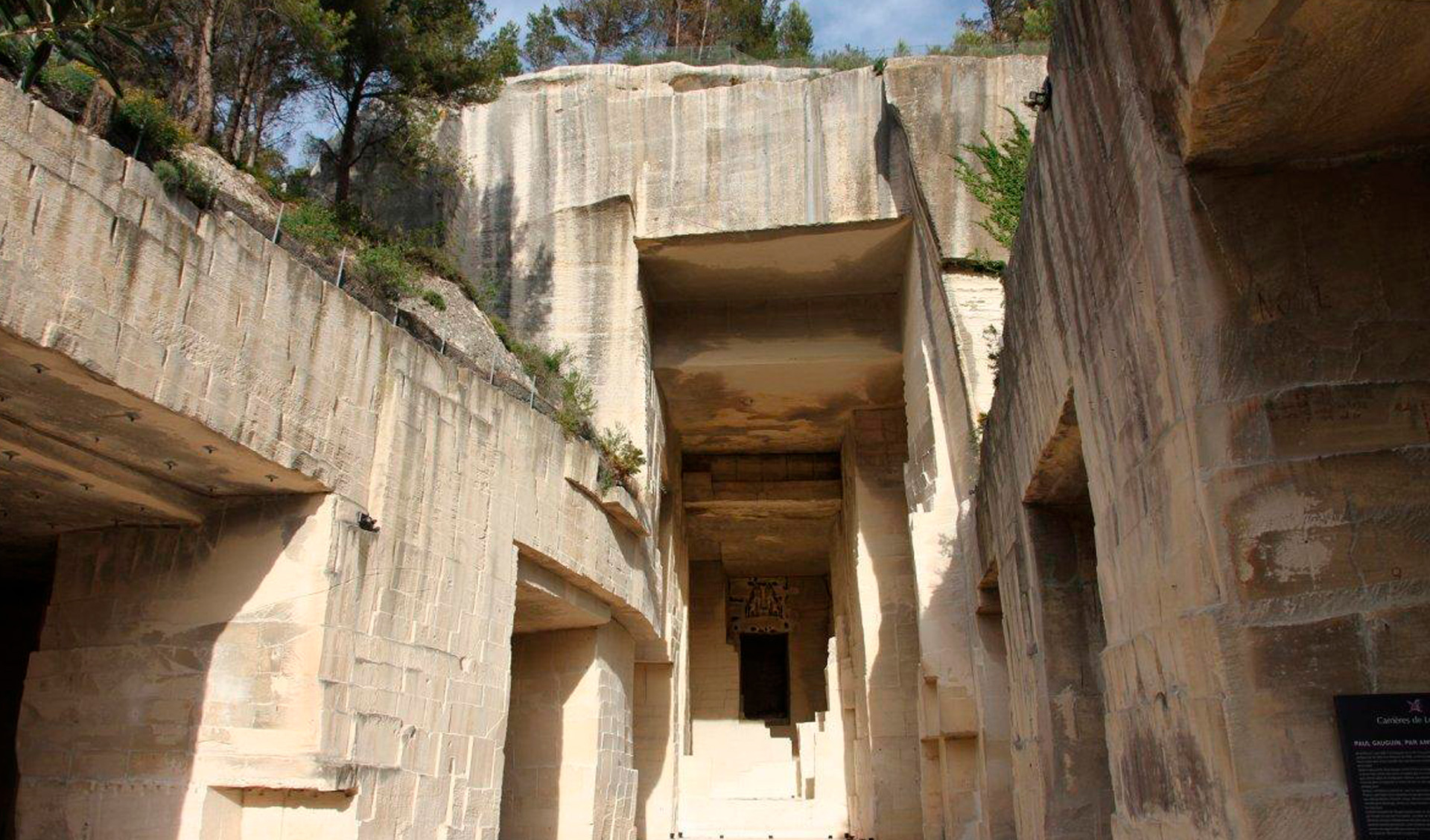 Carrières des Lumières et du château des Baux-de-Provence